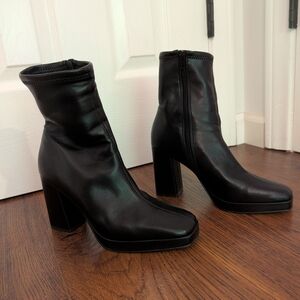 Steve Madden Black Ankle Boots (5.5)